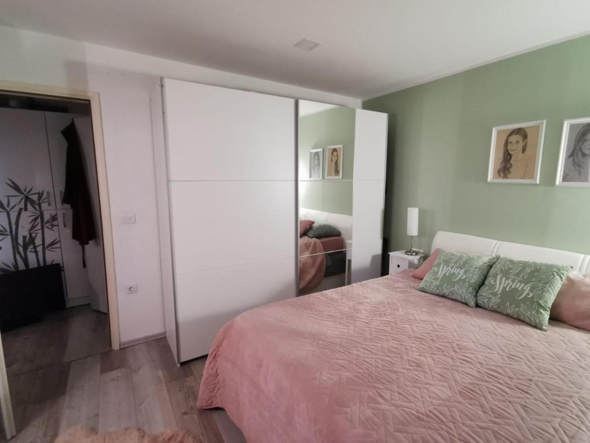 Apartment With Garden فيلا لوكا المظهر الخارجي الصورة